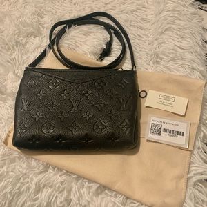 LV Pallas Clutch Empreinte